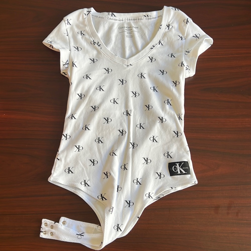 Calvin Klein Tops ~Calvin Klein Bodysuit Color: White/Black | Size: XS